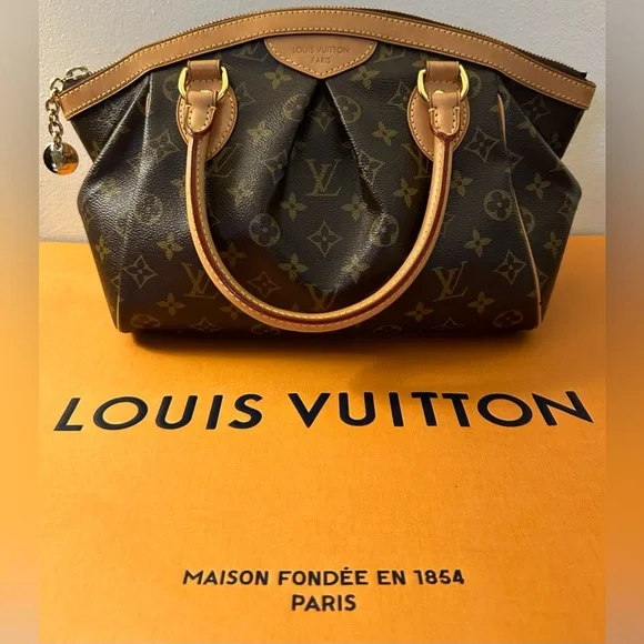 Louis Vuitton Tivoli PM Monogram EUC - Picture 12 of 15